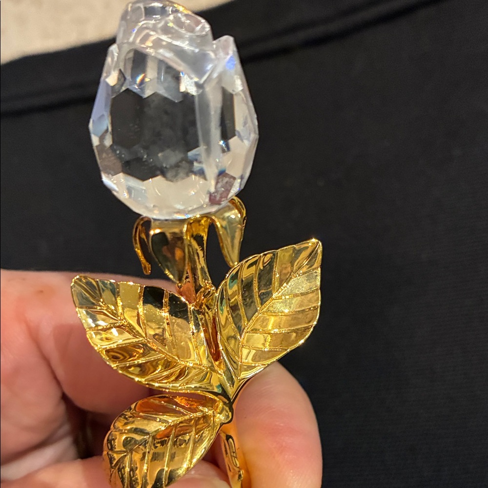 Swarovski Elegant Gold and Silver Rose Brooch👝 - Picture 4 of 4